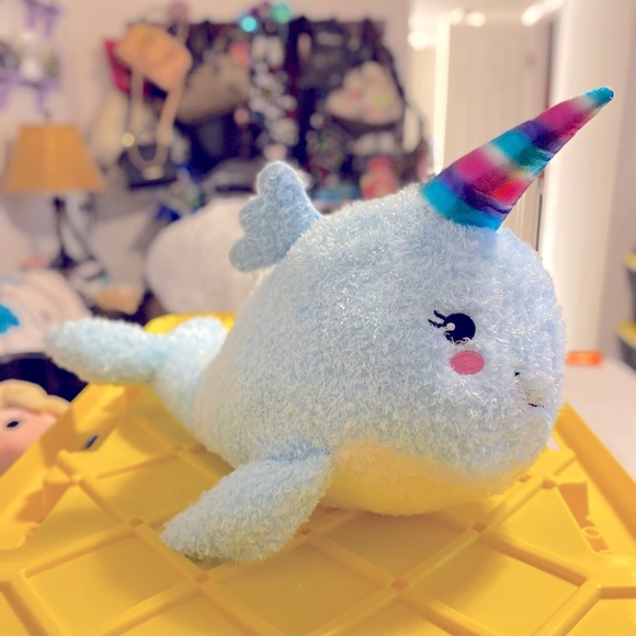 Hug Me Festive Voice Narwhal Plushie - Picture 2 of 4